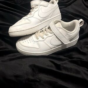 Nike Kids' Grade School Court Borough Mid 2 Shoes